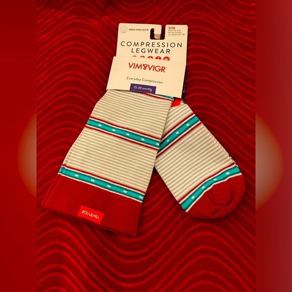 VIM & VIGR COMPRESSION SOCKS NWT SIZE S/M - Picture 3 of 8